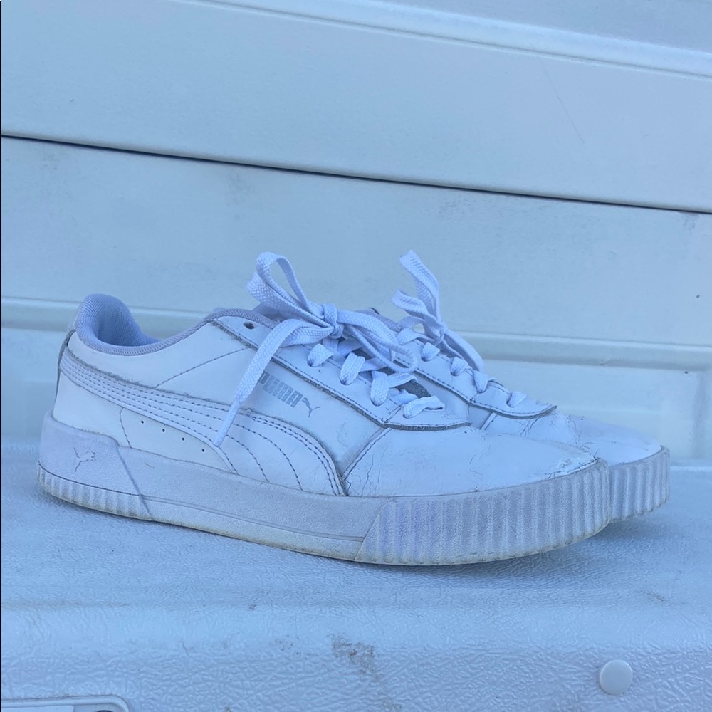 Puma Women’s White Low Top Classic Sneakers!